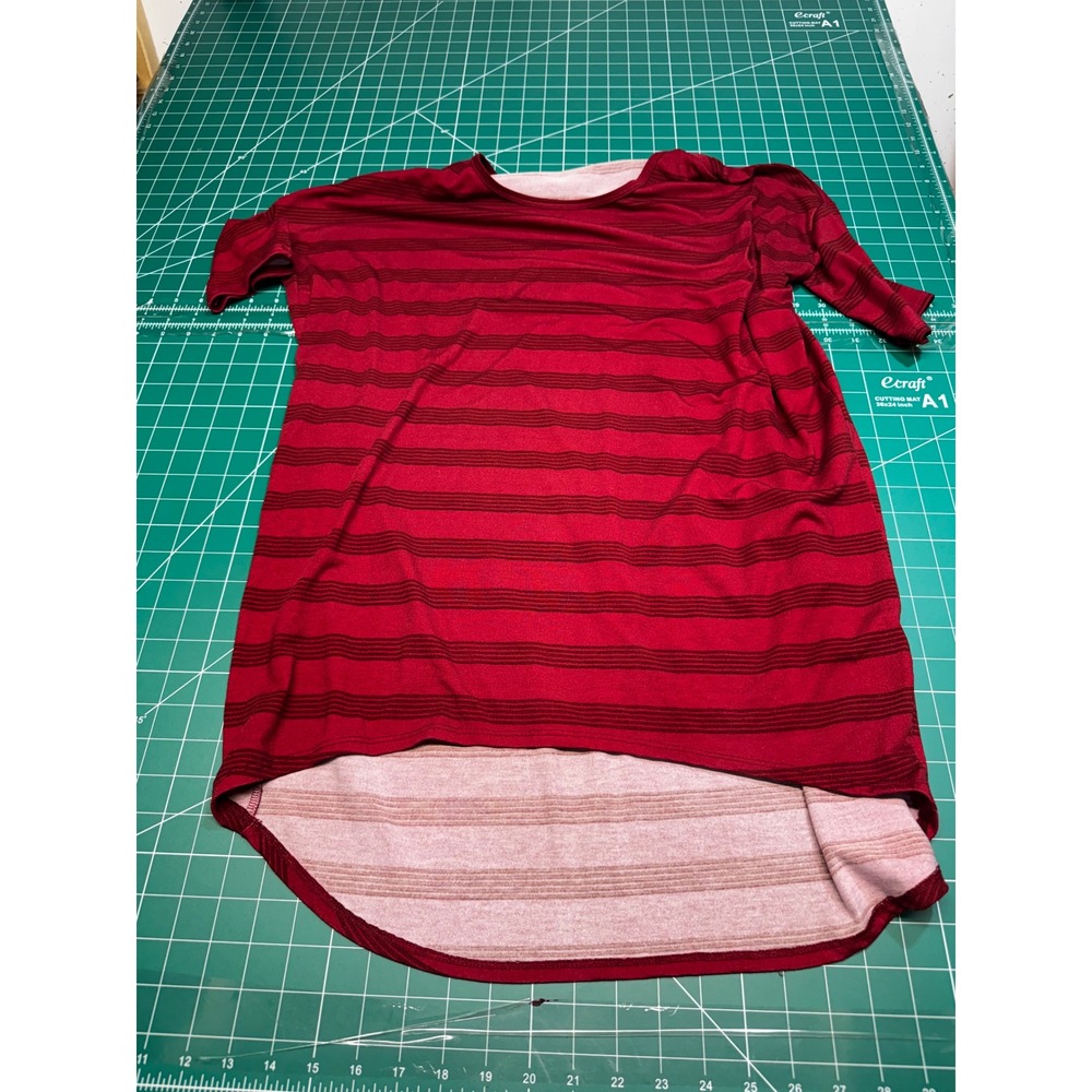LuLaRoe Irma Tunic Top Womens XS Burgundy Red Striped Short Sleeve High Low Hem